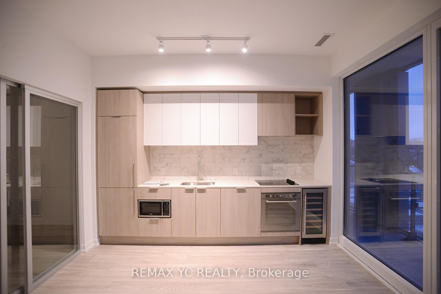 Condo for lease at 721-2020 Bathurst Street, Toronto, Ontario, M5P 3L1 - Humewood-Cedarvale - MLS: C12996978