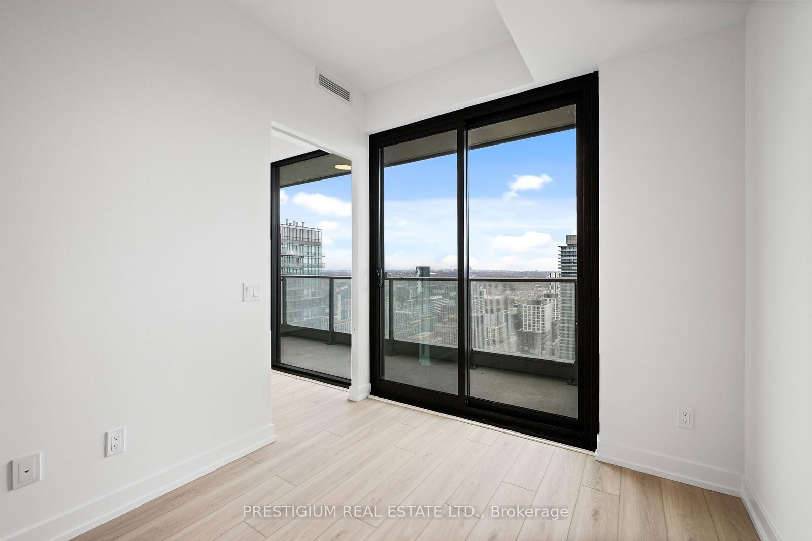 35 Parliament Street, Unit 3012 - Photo 16