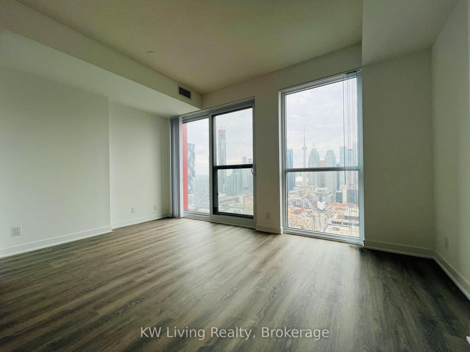 180 Front Street E, Unit 3911 - Photo 5