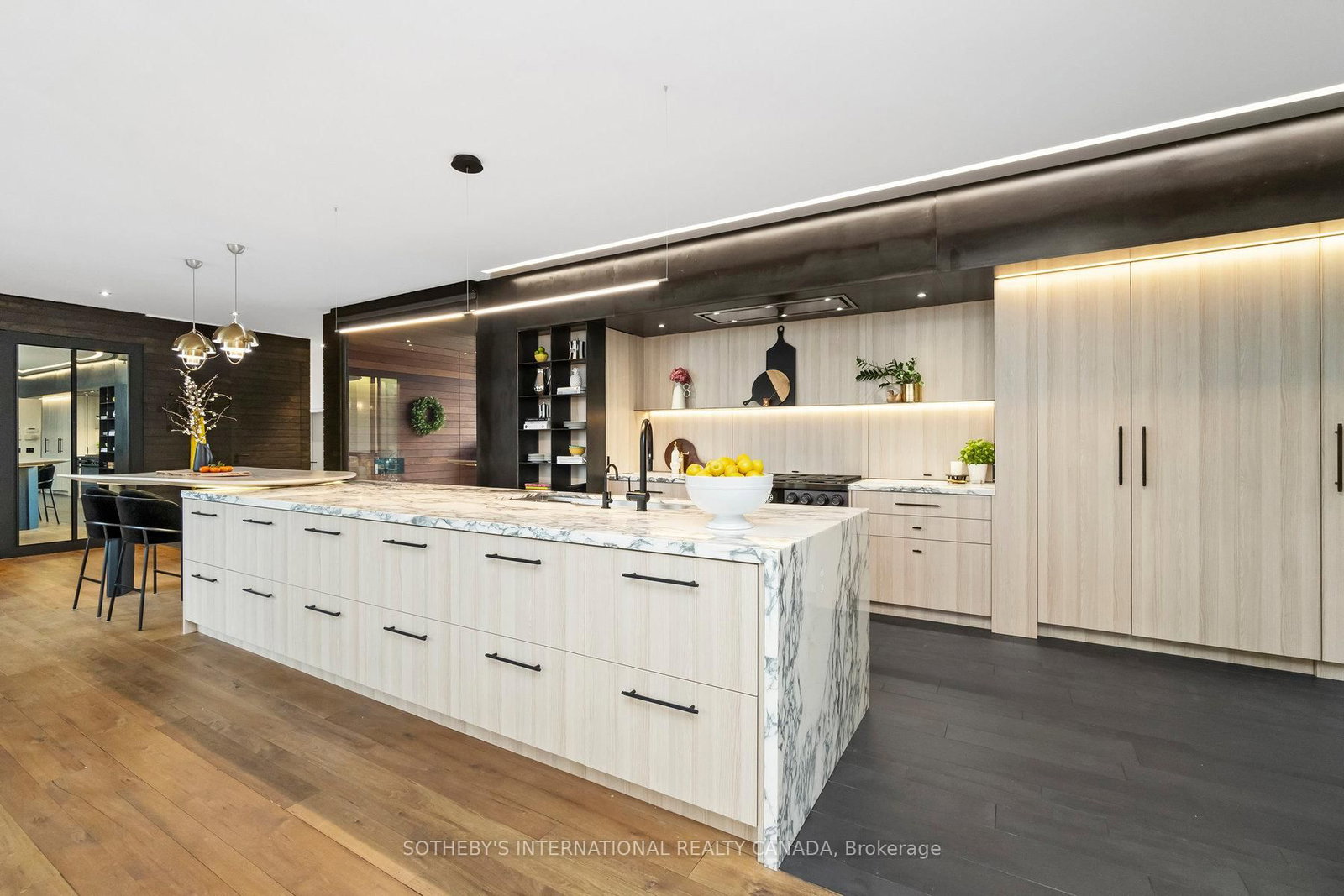 Detached House for sale at 95 Riverview Drive, Toronto, Ontario, M4N 3C6 - Lawrence Park North - MLS: C12997322