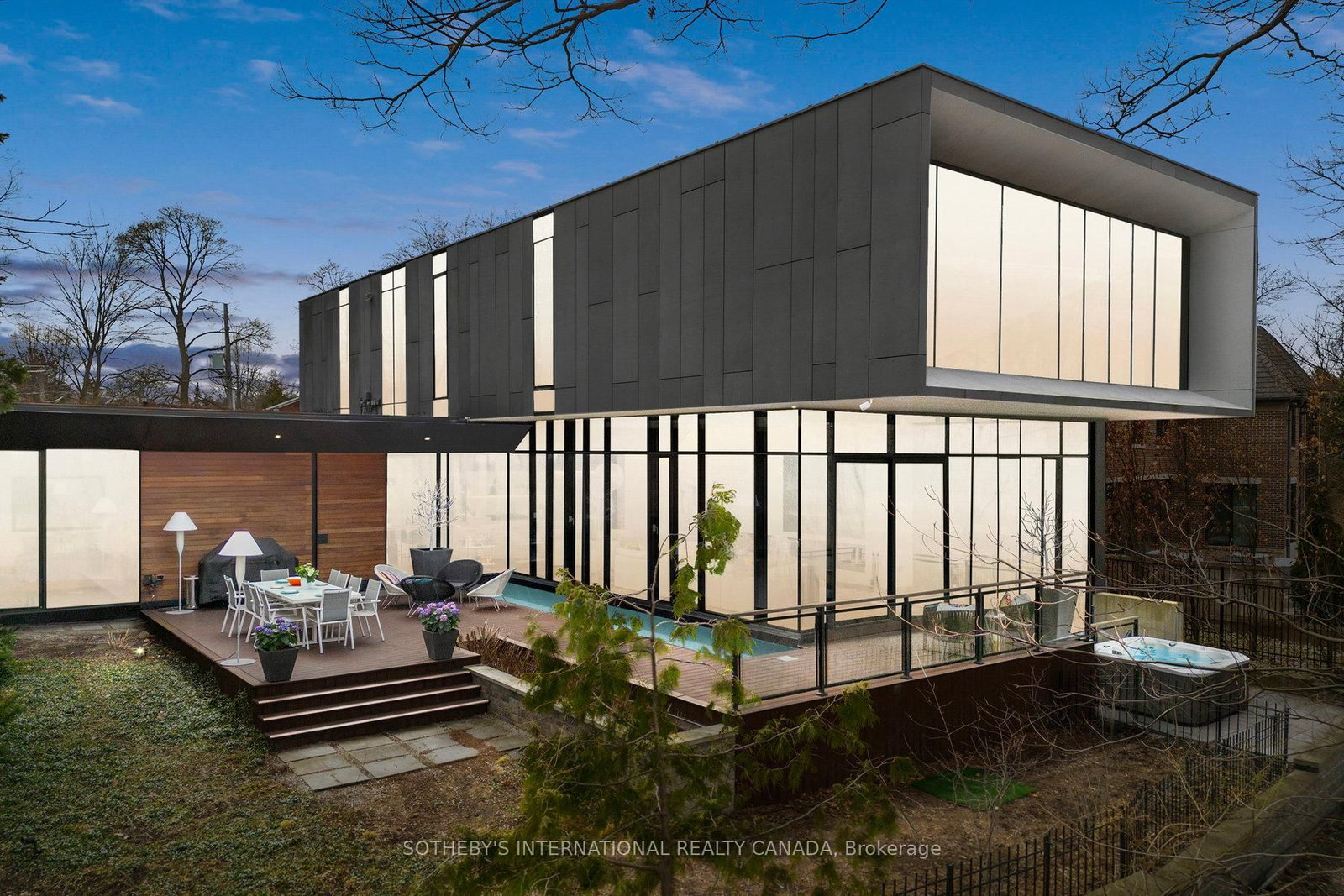 Detached House for sale at 95 Riverview Drive, Toronto, Ontario, M4N 3C6 - Lawrence Park North - MLS: C12997322