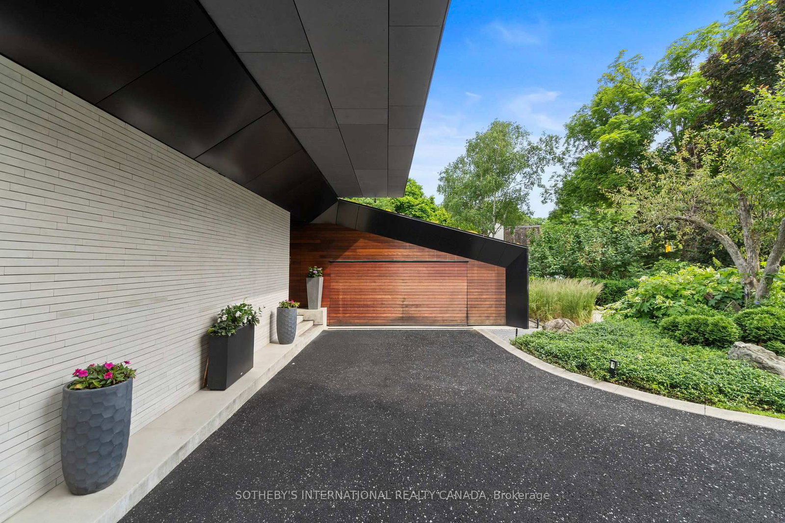 Detached House for sale at 95 Riverview Drive, Toronto, Ontario, M4N 3C6 - Lawrence Park North - MLS: C12997322