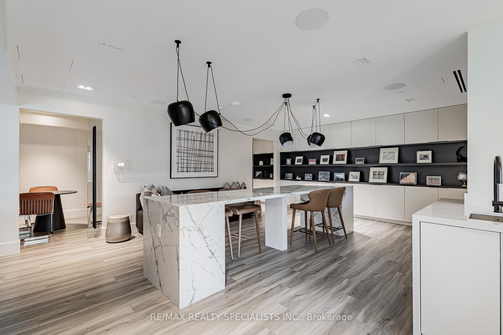 115 Denison Avenue, Unit 920 - Photo 23