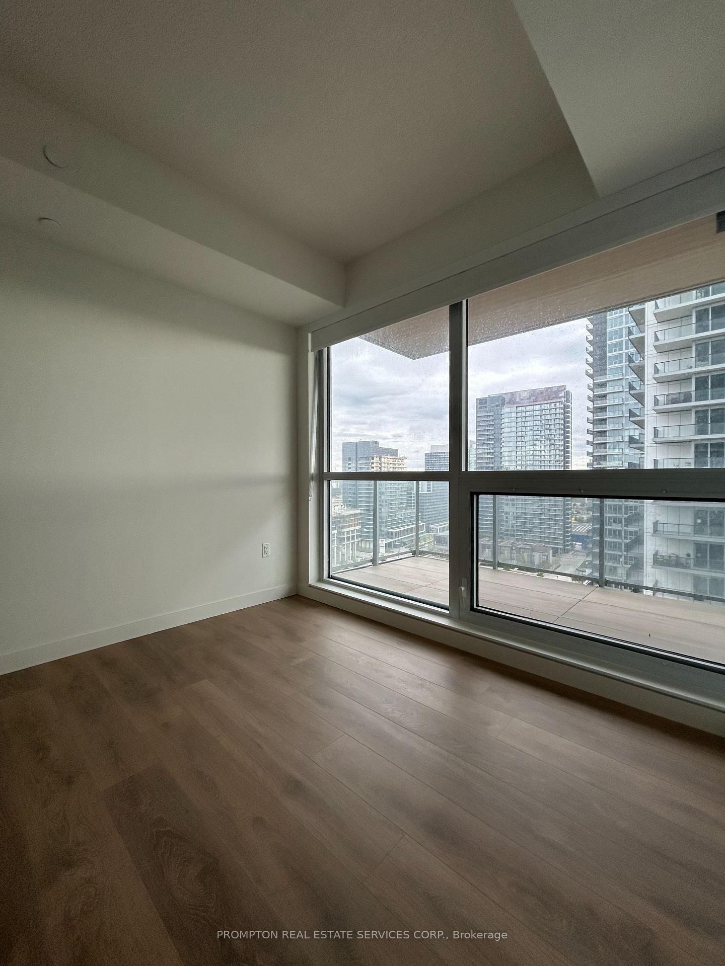 27 Mcmahon Drive, Unit 1615 - Photo 5