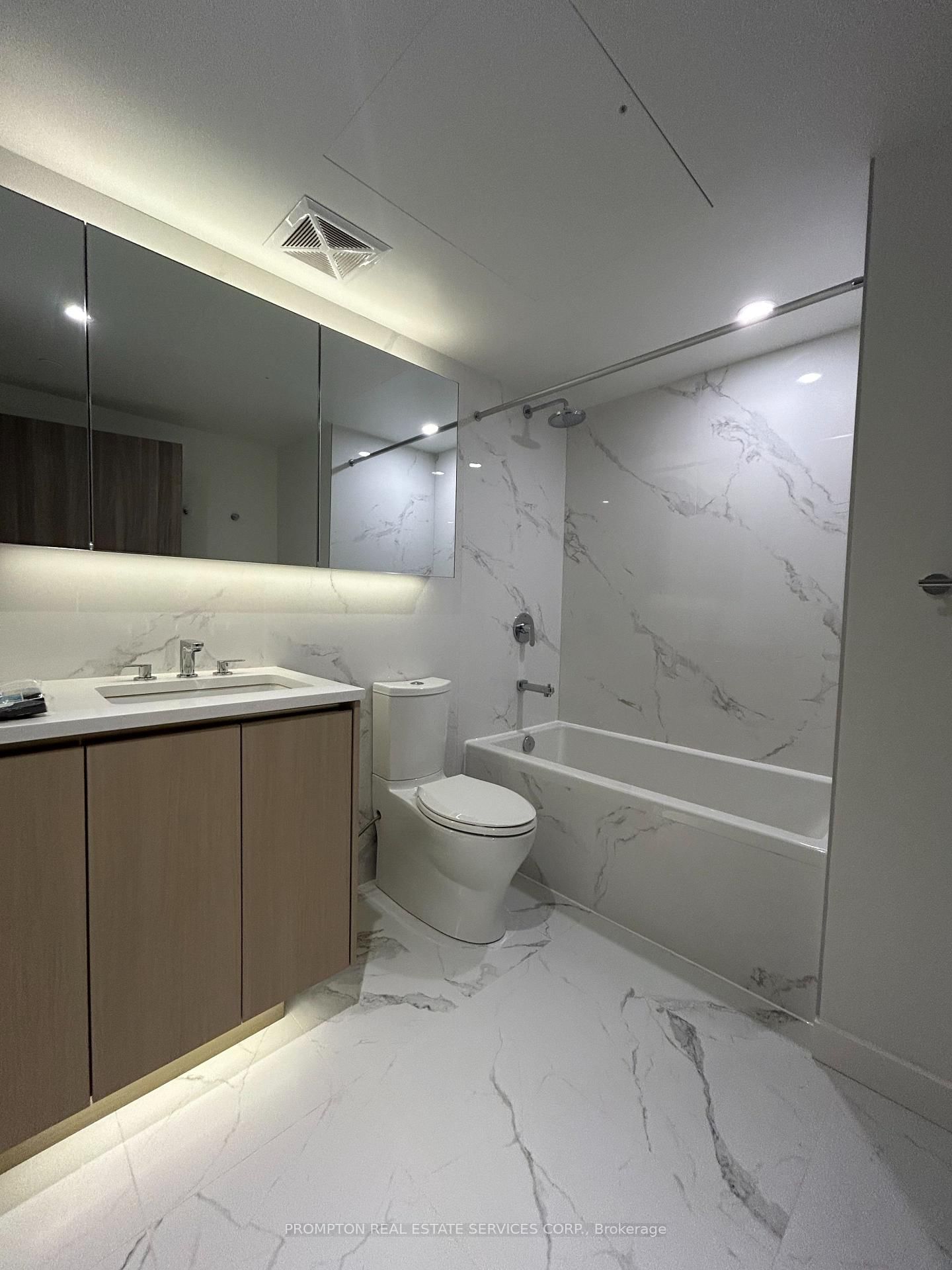 27 Mcmahon Drive, Unit 1615 - Photo 7