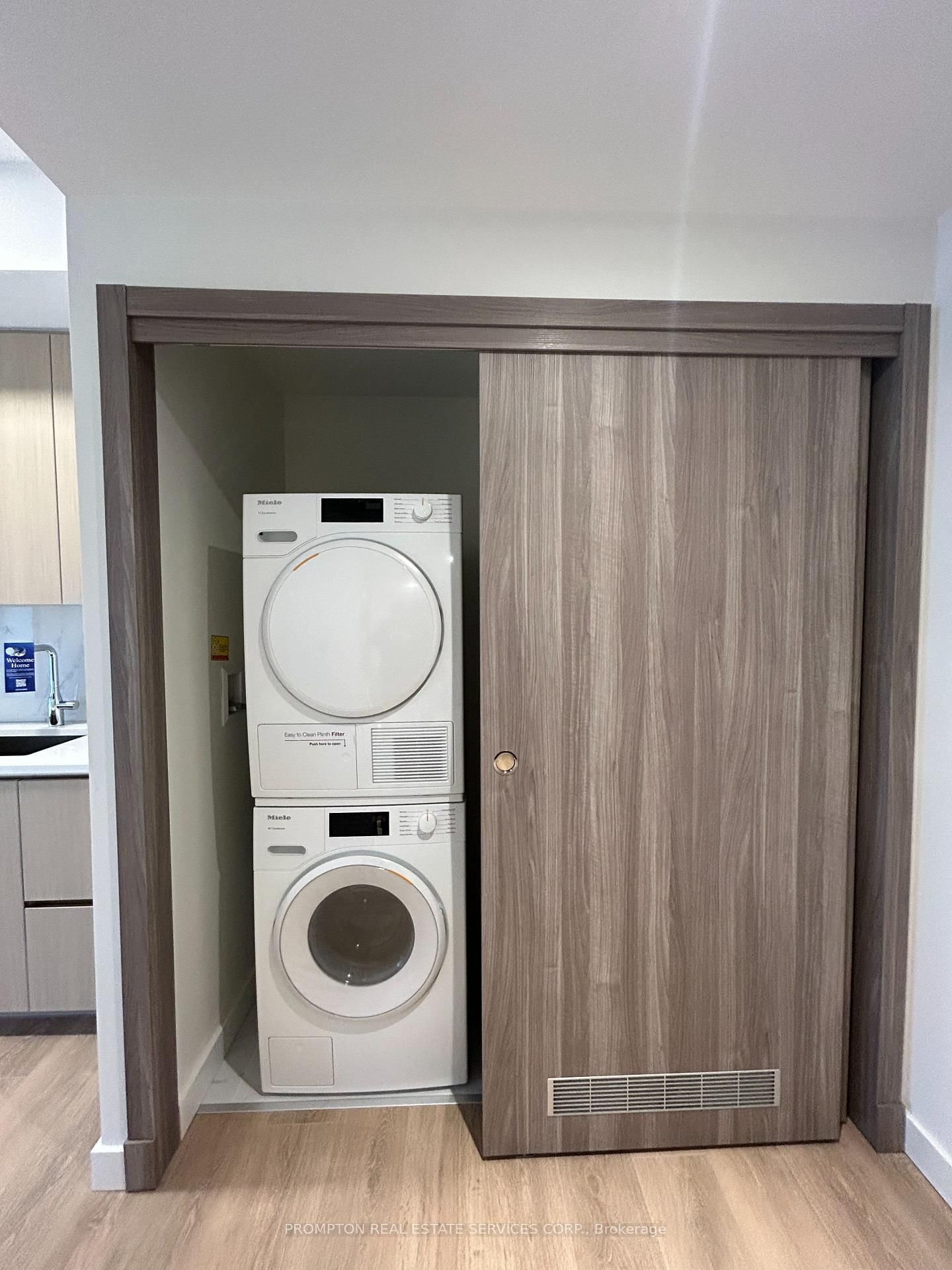 27 Mcmahon Drive, Unit 1615 - Photo 8