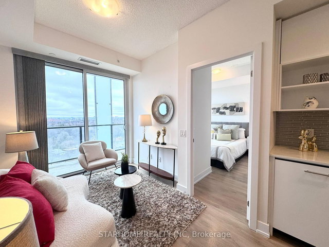 1406 - 128 Fairview Mall Drive