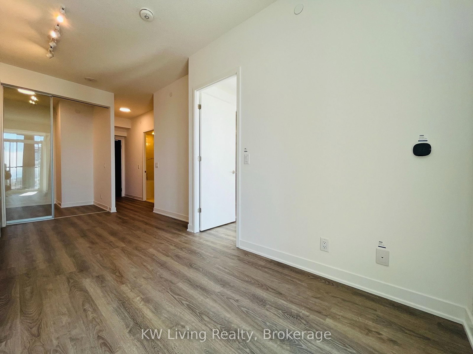 180 Front Street E, Unit 4009 - Photo 2