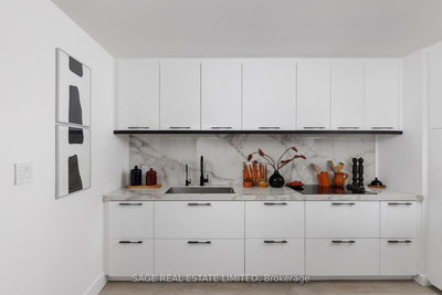 311-245 The Donway West, Toronto, Ontario image-0-3