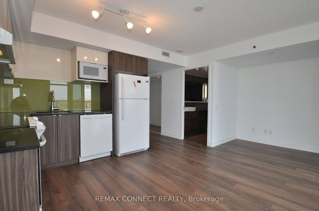 1512 - 72 Esther Shiner Boulevard