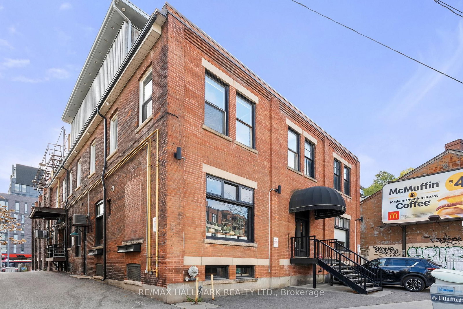 535 Queen Street E, Unit 5 - Photo 26