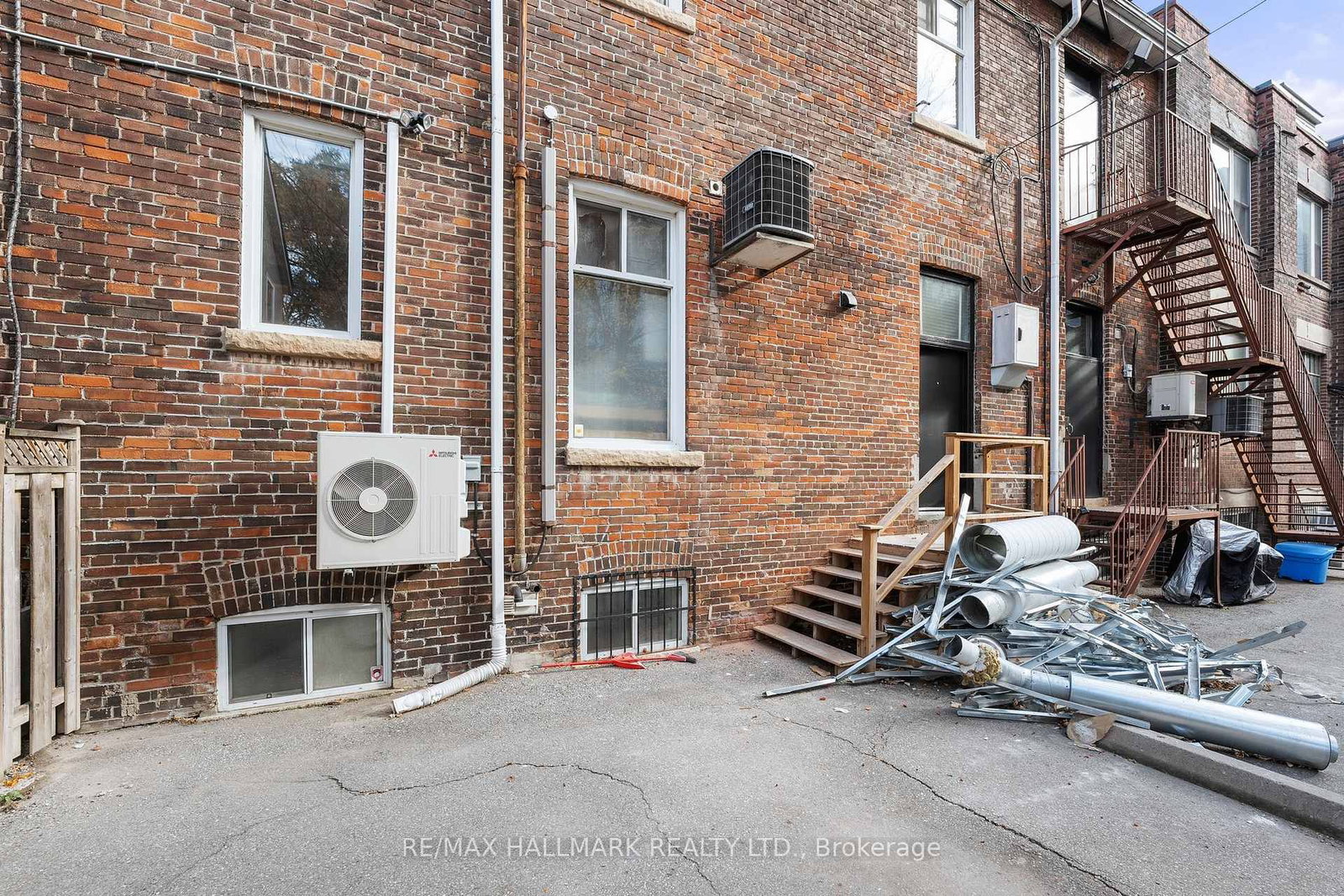 535 Queen Street E, Unit 5 - Photo 27