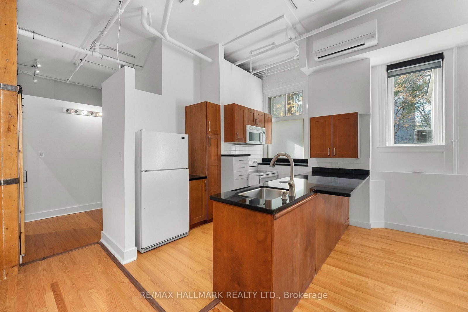 535 Queen Street E, Unit 5 - Photo 7