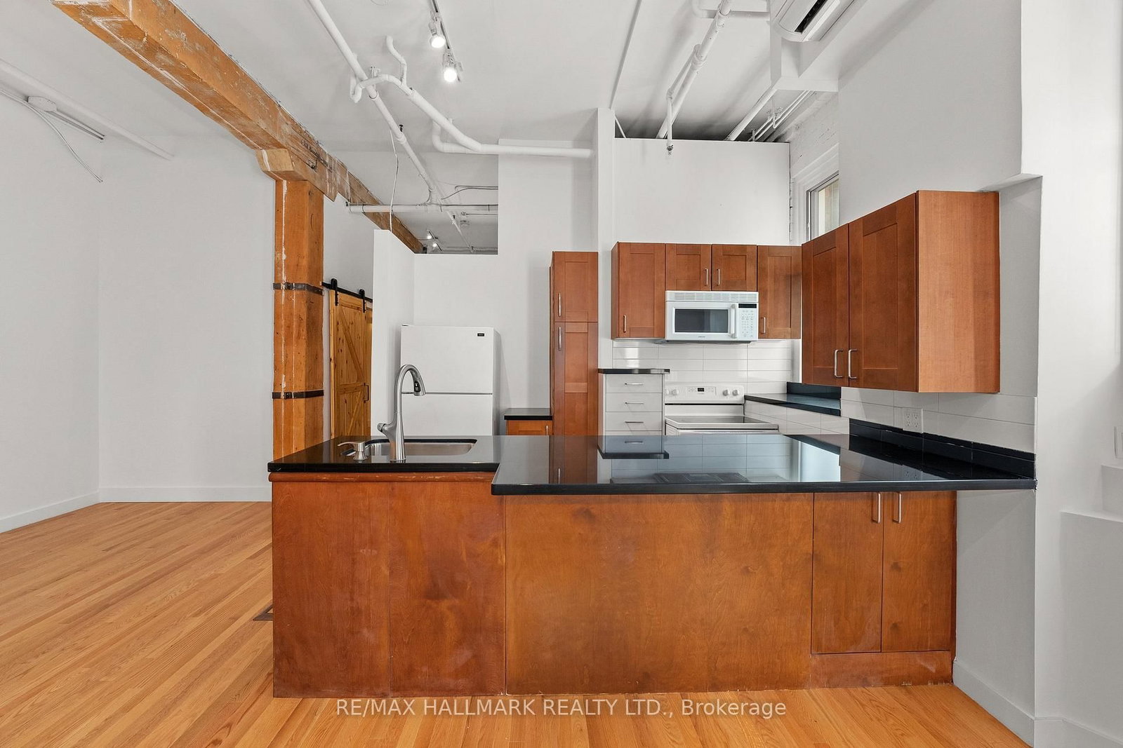 535 Queen Street E, Unit 5 - Photo 8