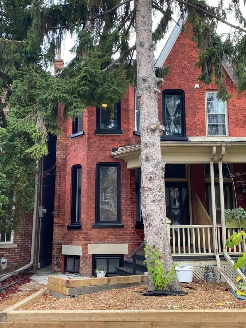 home for lease on 2-10 Fennings Street