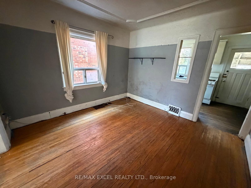 74 Banff Rd, Toronto, M4S 2V5 | Image 3