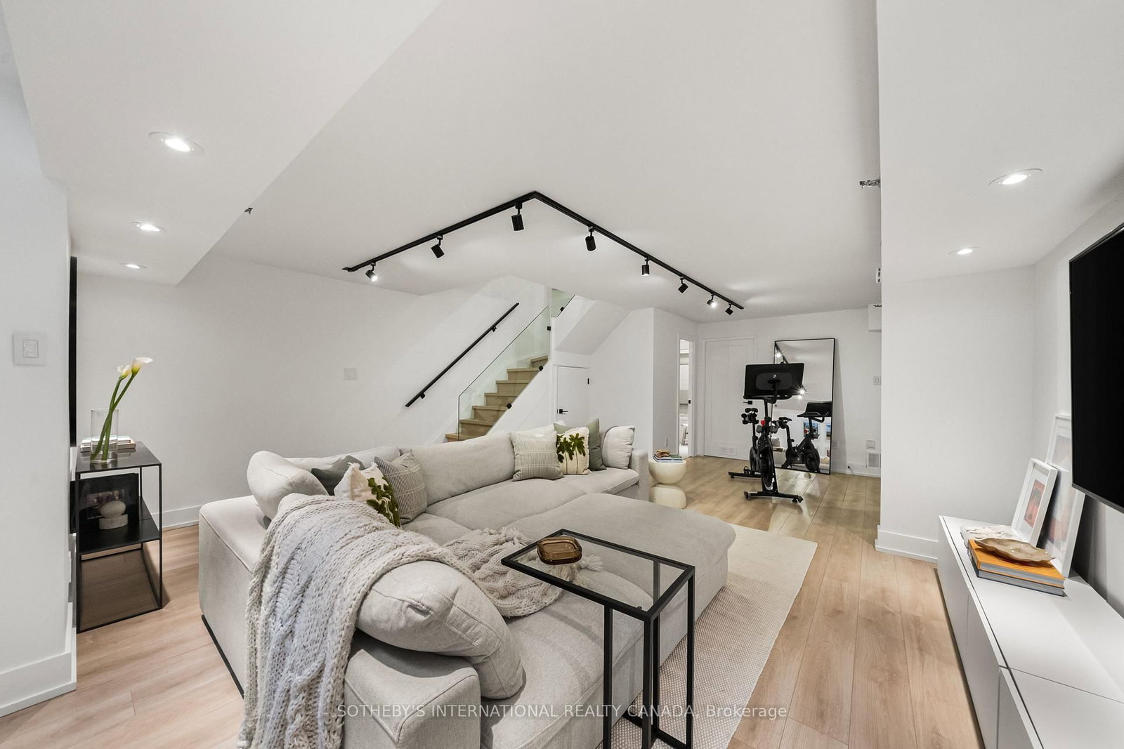 142 Pears Avenue, Unit A4 - Photo 29