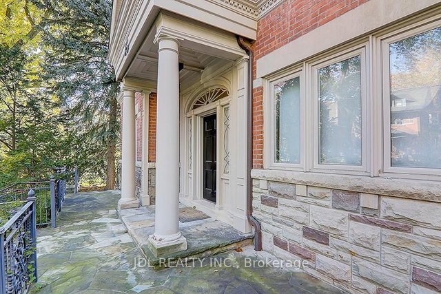 15 Castle Frank Crescent