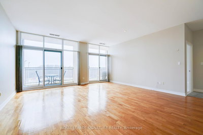 415-1 Leaside Park Drive, Toronto, Ontario image-0-3