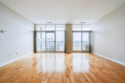 415-1 Leaside Park Drive, Toronto, Ontario image-0-4