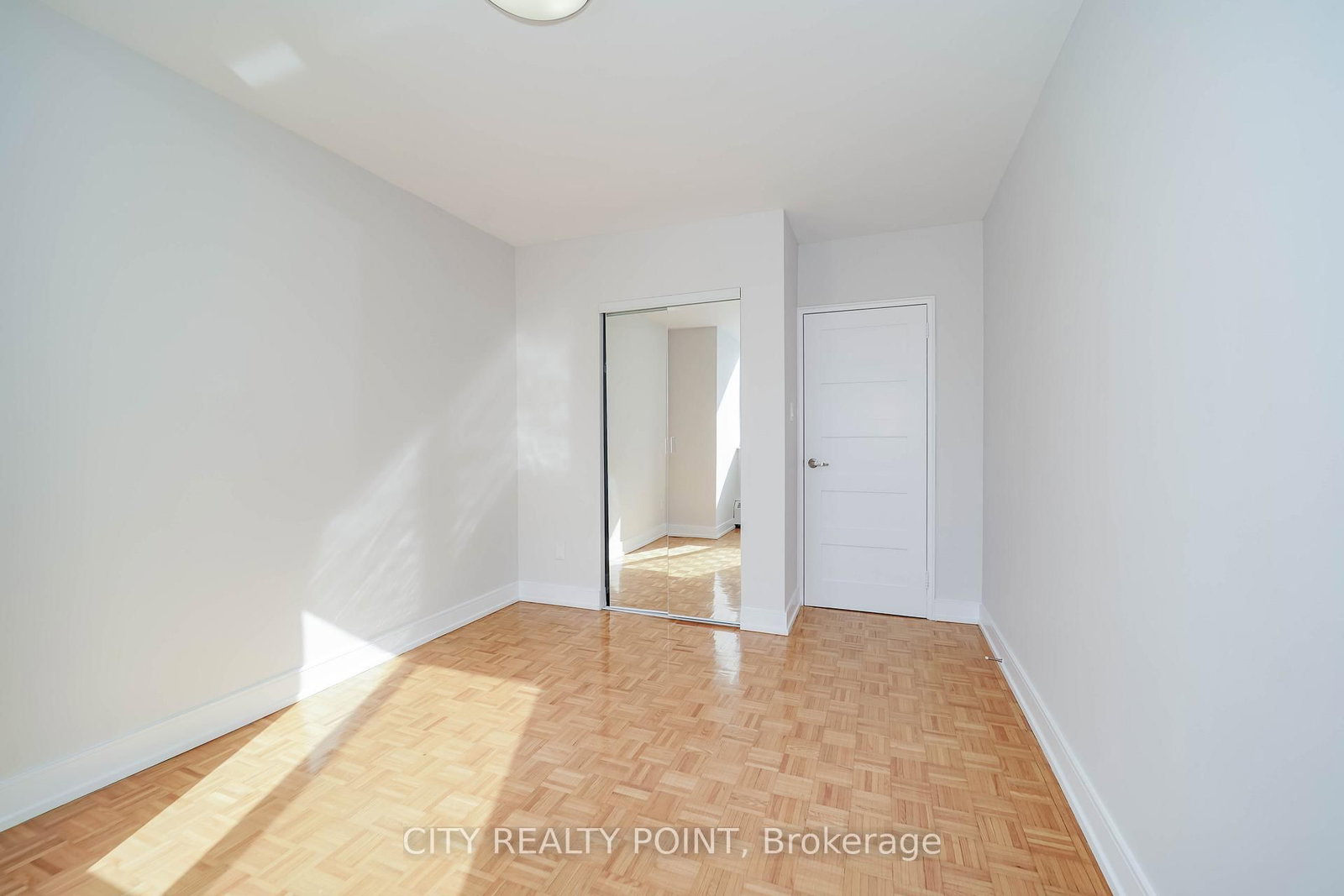 10 Shallmar Boulevard, Unit 509 - Photo 16
