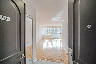 509-10 Shallmar Boulevard, Toronto, Ontario image-0-1