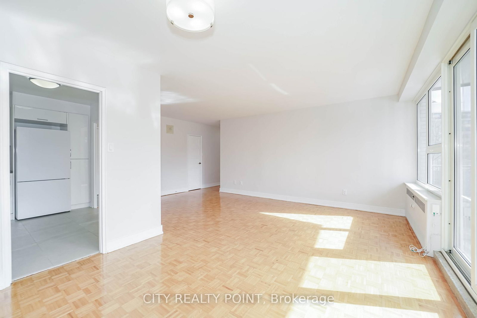 10 Shallmar Boulevard, Unit 509 - Photo 4