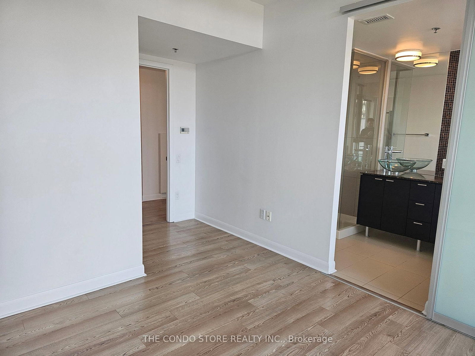 375 King Street W, Unit 2502 - Photo 7