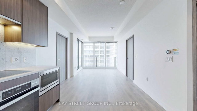 1212 - 95 Mcmahon Drive