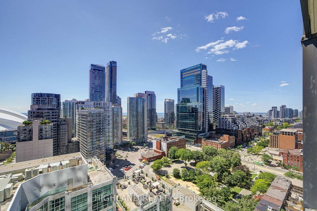 2106 - 88 Blue Jays Way