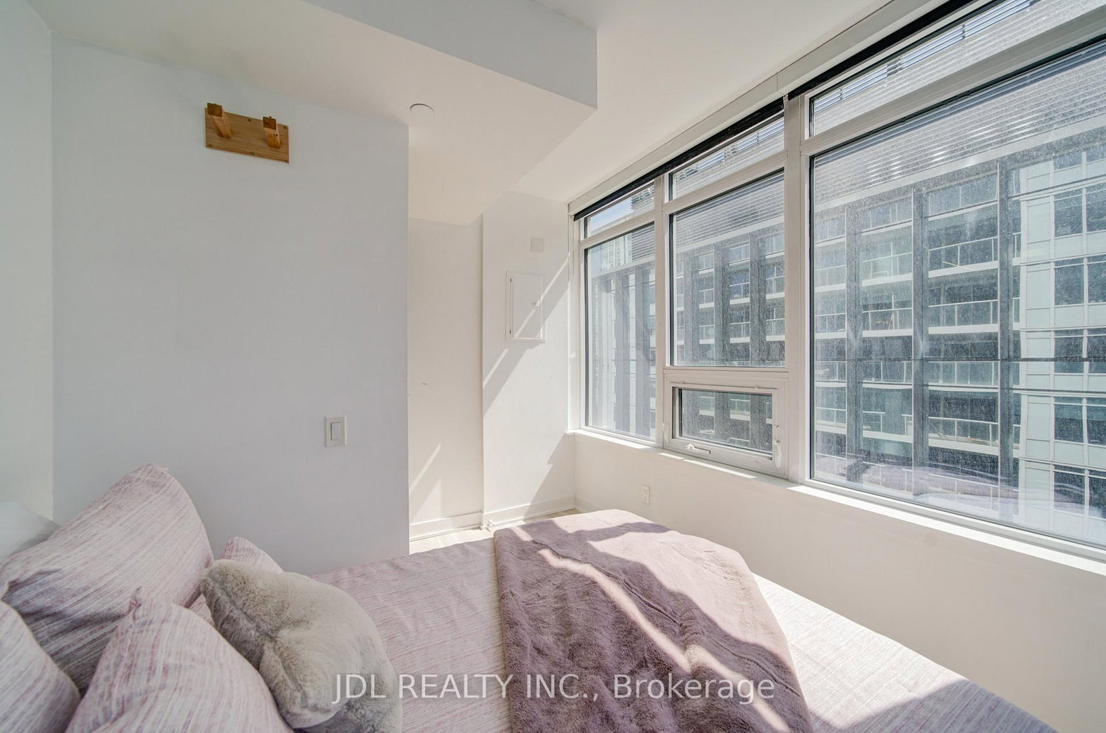 Condo for sale at 902-17 Bathurst Street, Toronto, Ontario, M5V 0N1 - Waterfront Communities C1 - MLS: C12998174