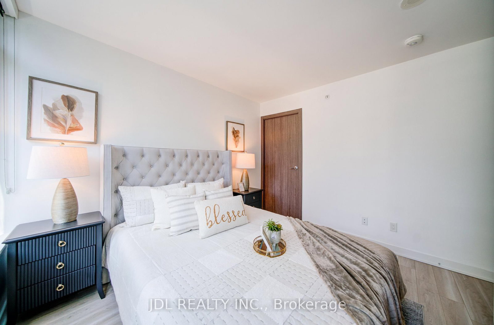 Condo for sale at 902-17 Bathurst Street, Toronto, Ontario, M5V 0N1 - Waterfront Communities C1 - MLS: C12998174