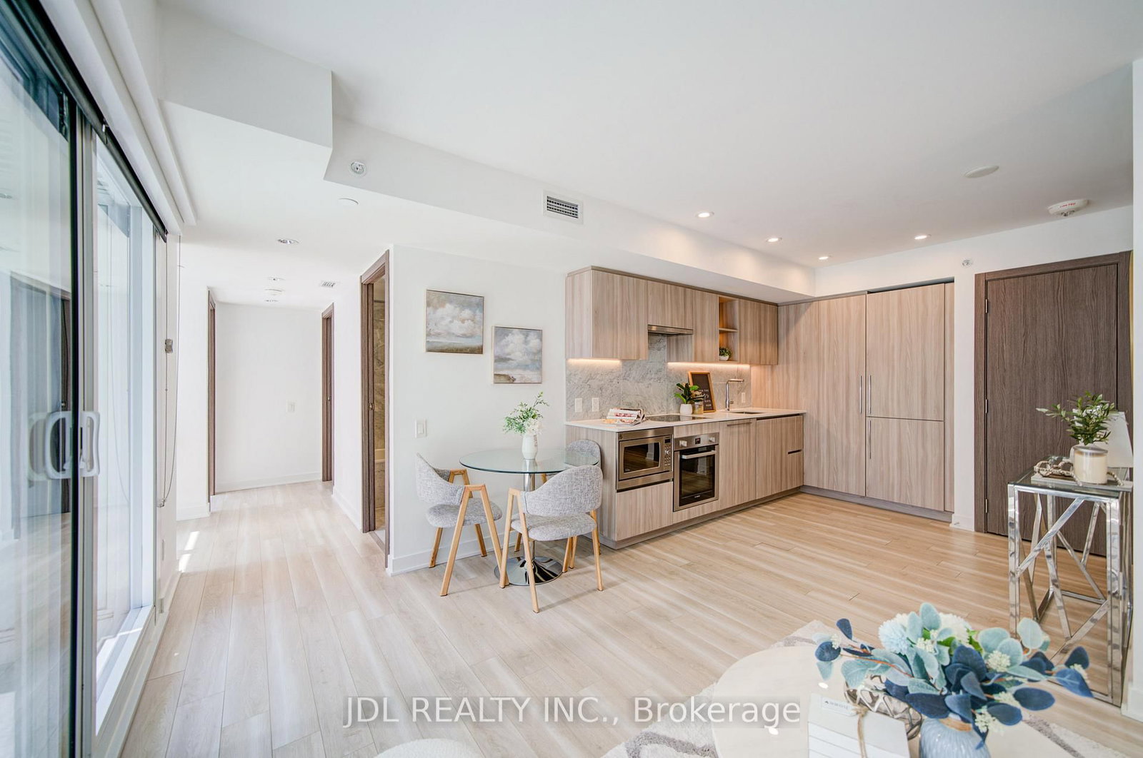 Condo for sale at 902-17 Bathurst Street, Toronto, Ontario, M5V 0N1 - Waterfront Communities C1 - MLS: C12998174