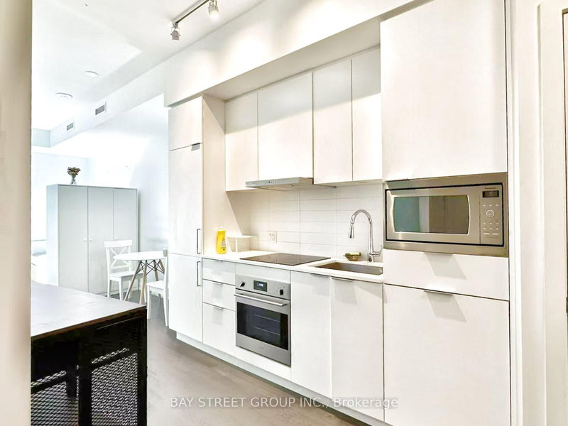 304 - 8 Olympic Garden Dr, Toronto, M2M 0B9 | Image 2