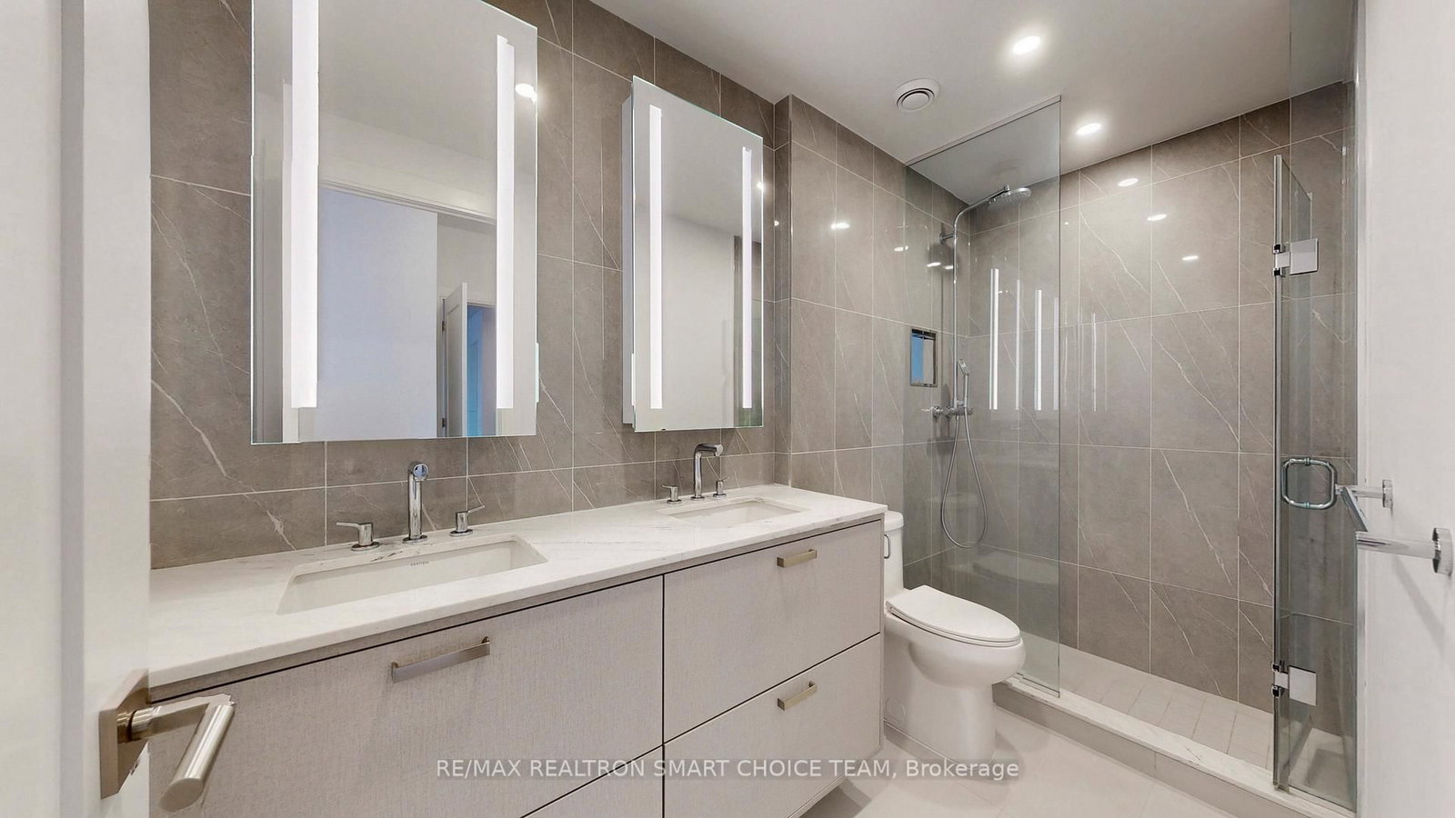 10 Inn on The Park Drive, Unit 212 - Photo 31