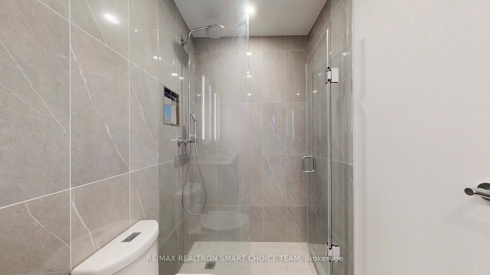 10 Inn on The Park Drive, Unit 212 - Photo 32