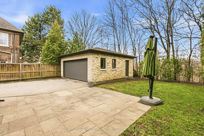 12 Highland Cres, Toronto, M4W 2S7 | Image 2