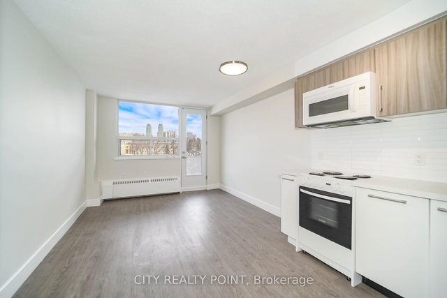 207 - 1500 Bathurst Street