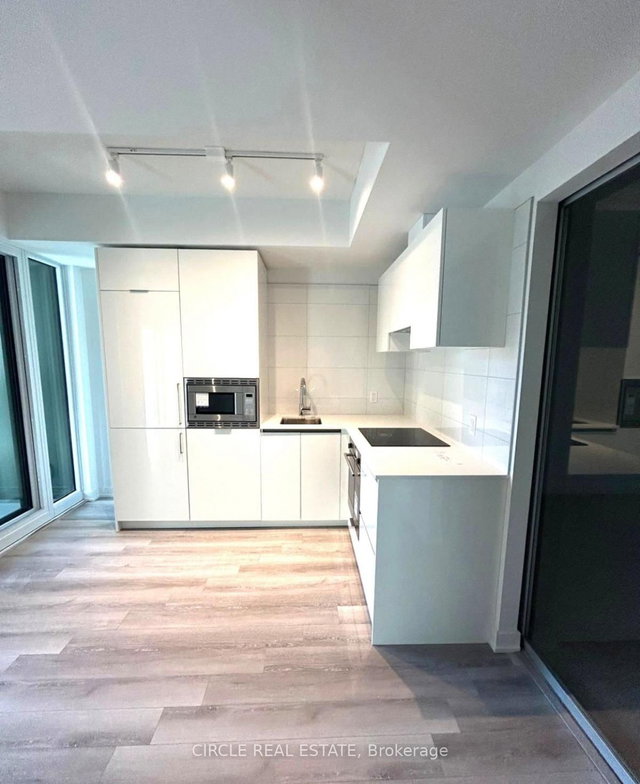 1016 - 121 St Patrick Street