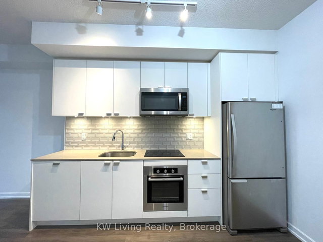 805 - 56 Forest Manor Road