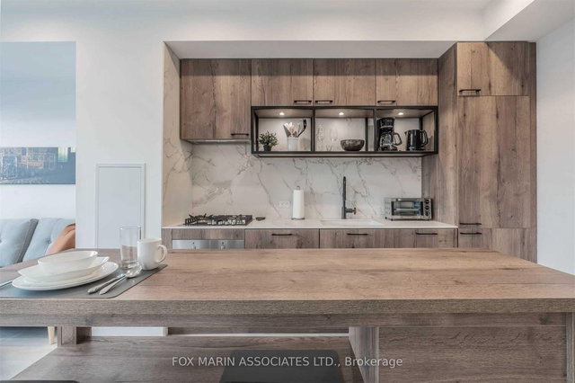 1209 - 505 Richmond Street W