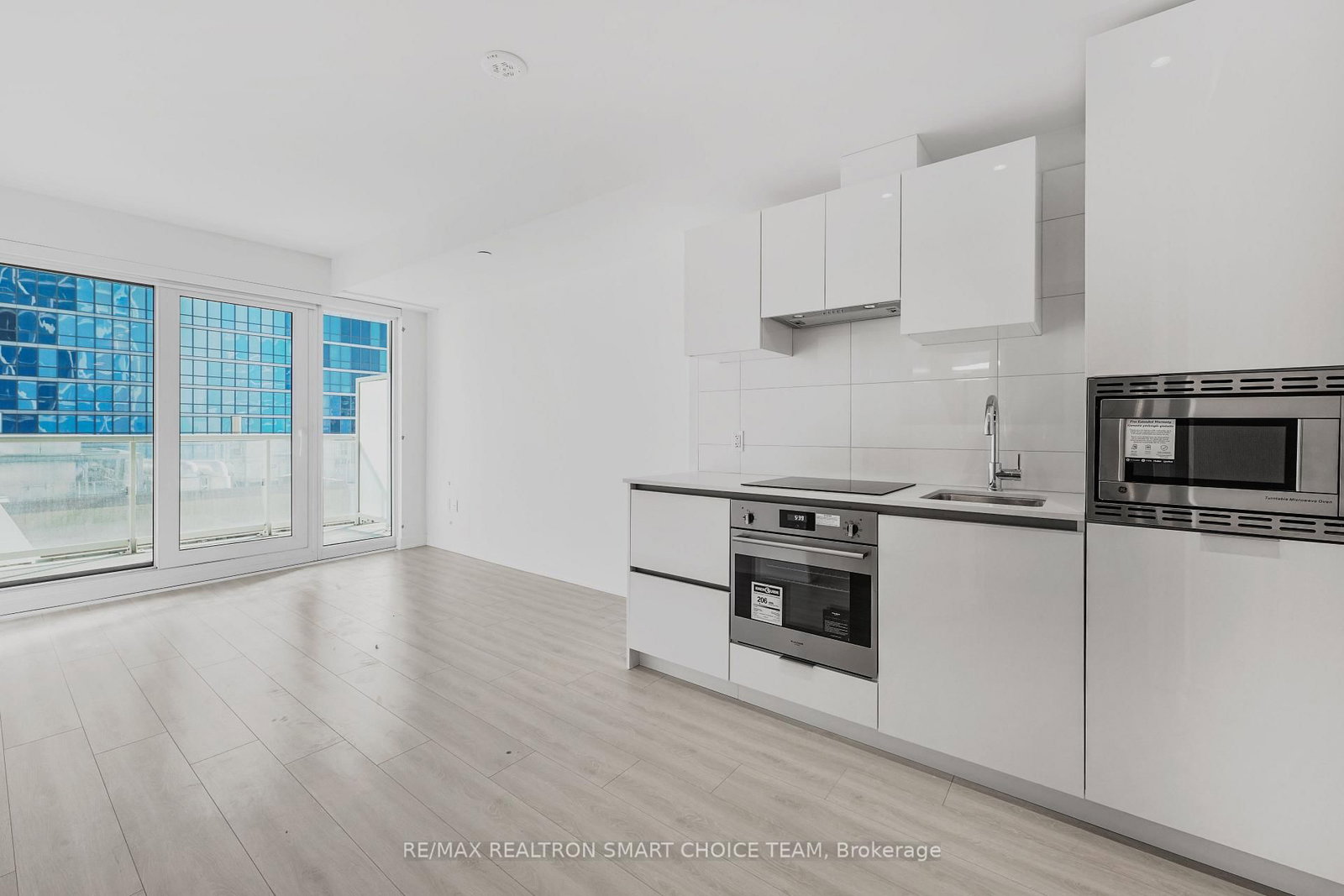 230 Simcoe Street, Unit 1816 - Photo 12