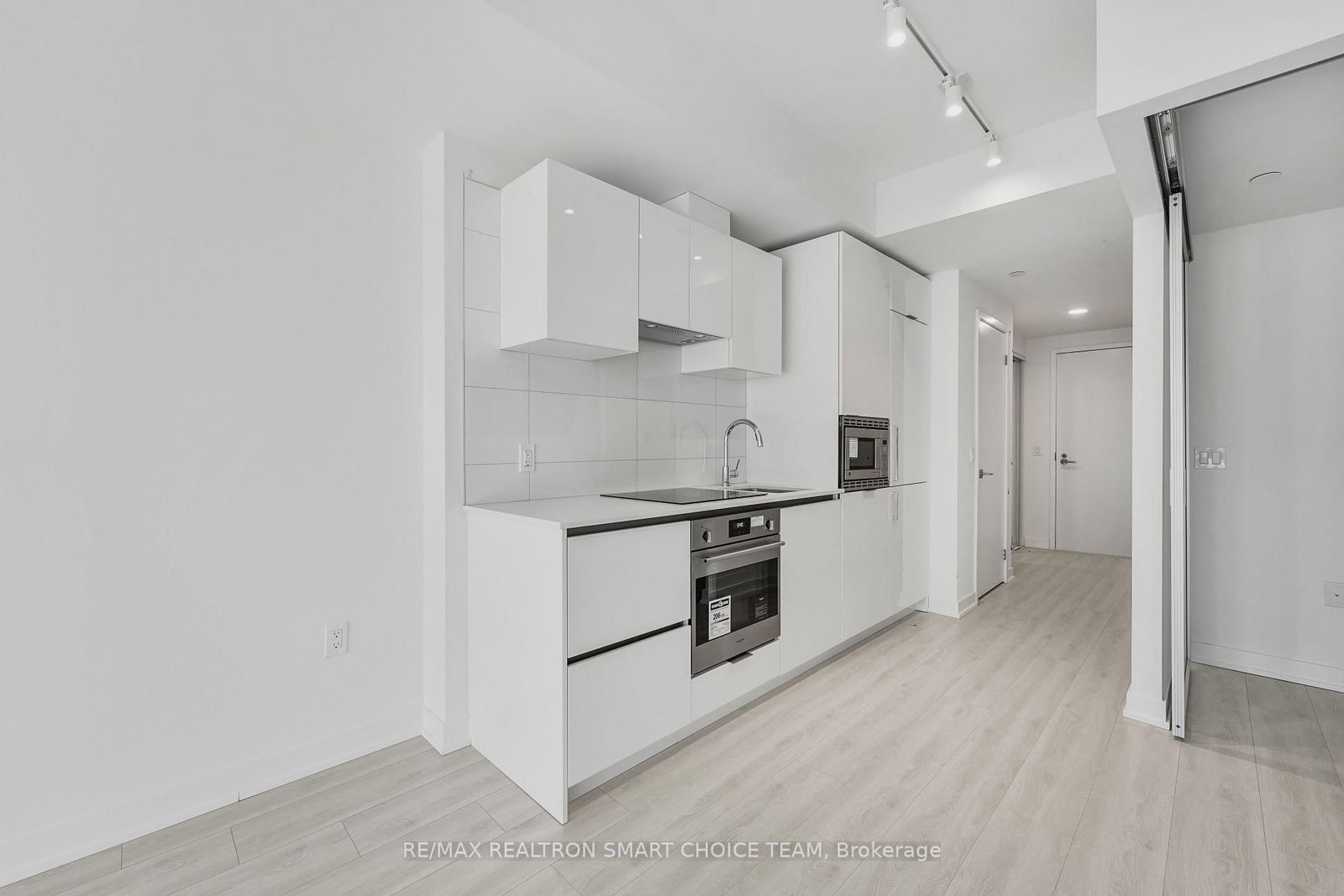 230 Simcoe Street, Unit 1816 - Photo 14
