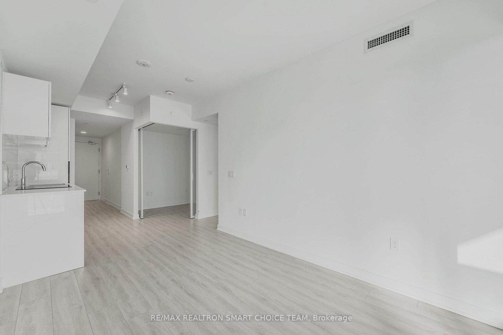 230 Simcoe Street, Unit 1816 - Photo 17
