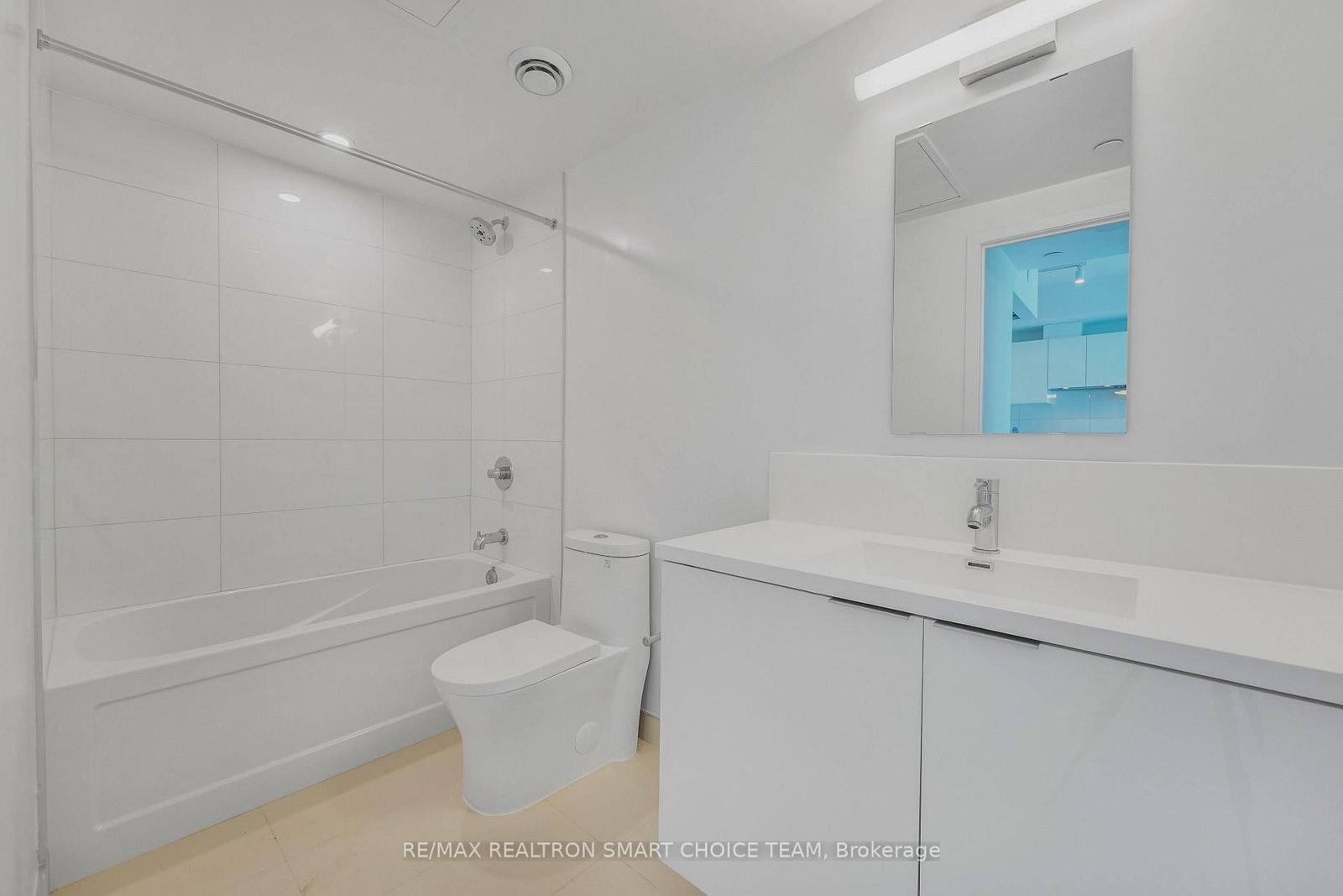 230 Simcoe Street, Unit 1816 - Photo 22