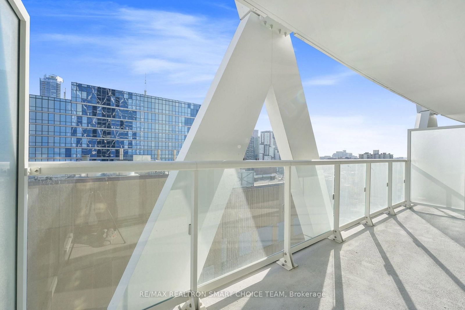 230 Simcoe Street, Unit 1816 - Photo 23