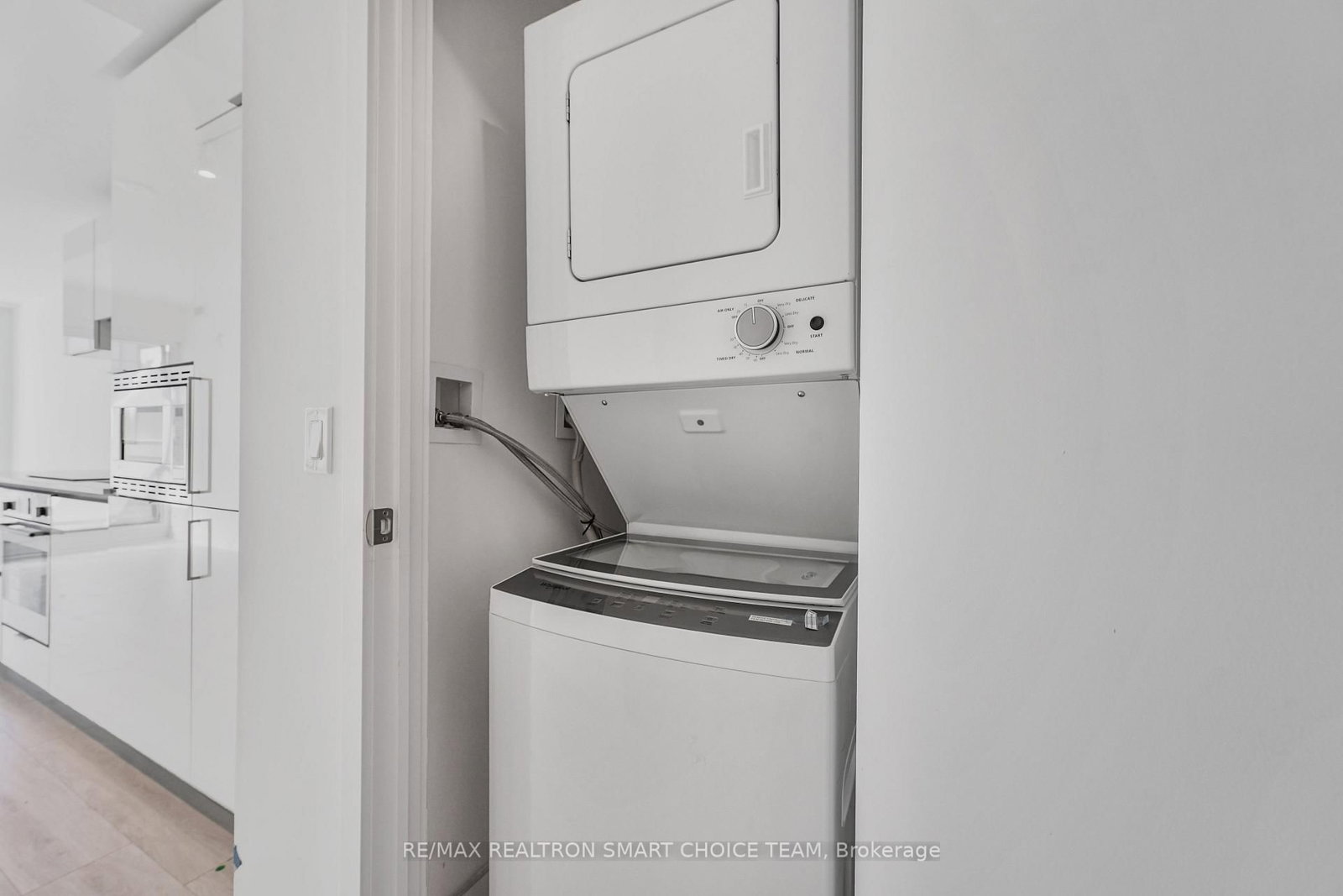 230 Simcoe Street, Unit 1816 - Photo 5