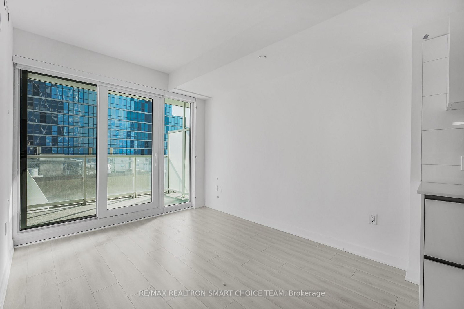 230 Simcoe Street, Unit 1816 - Photo 7