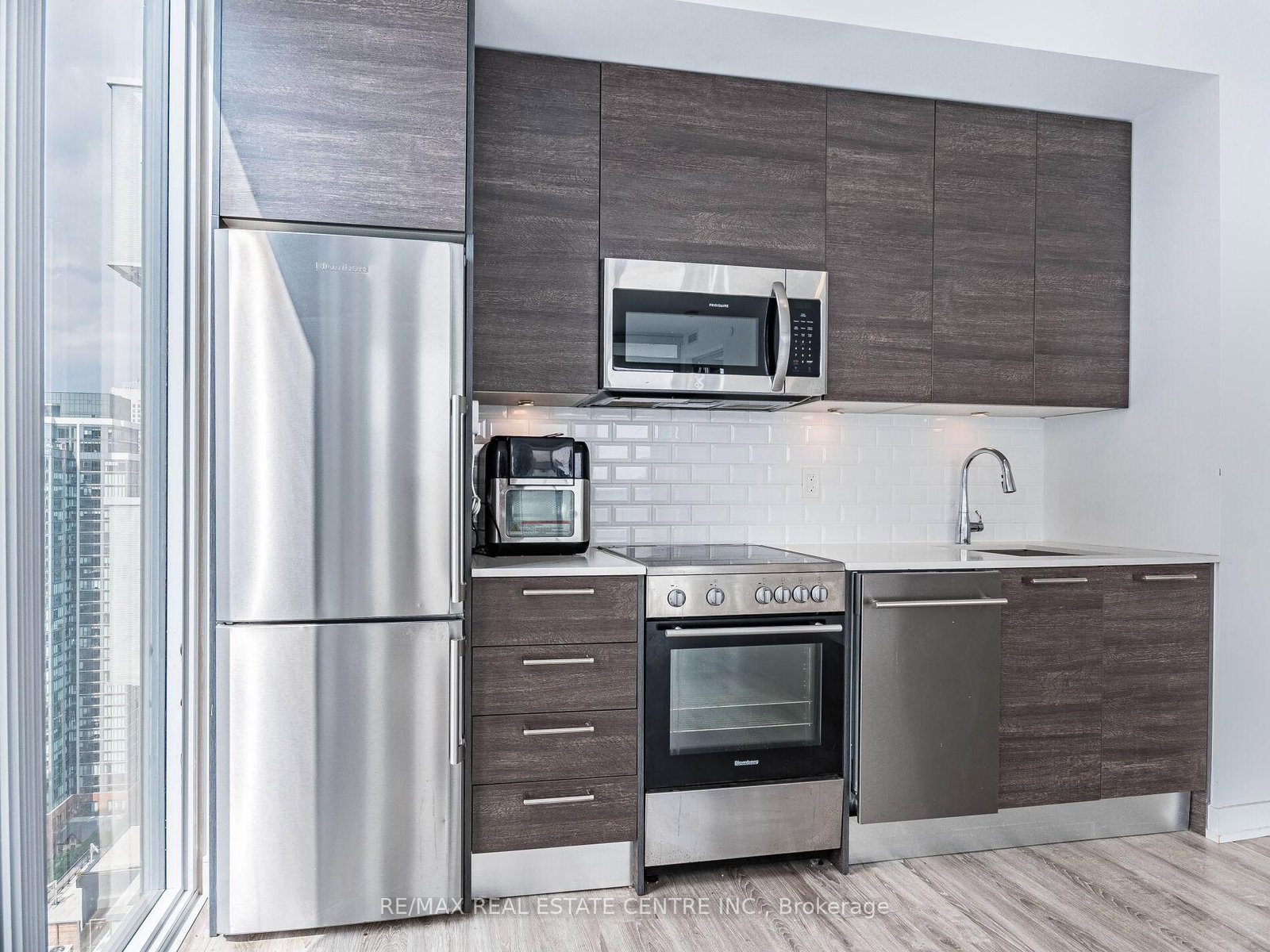 28 Wellesley Street, Unit 3302 - Photo 15