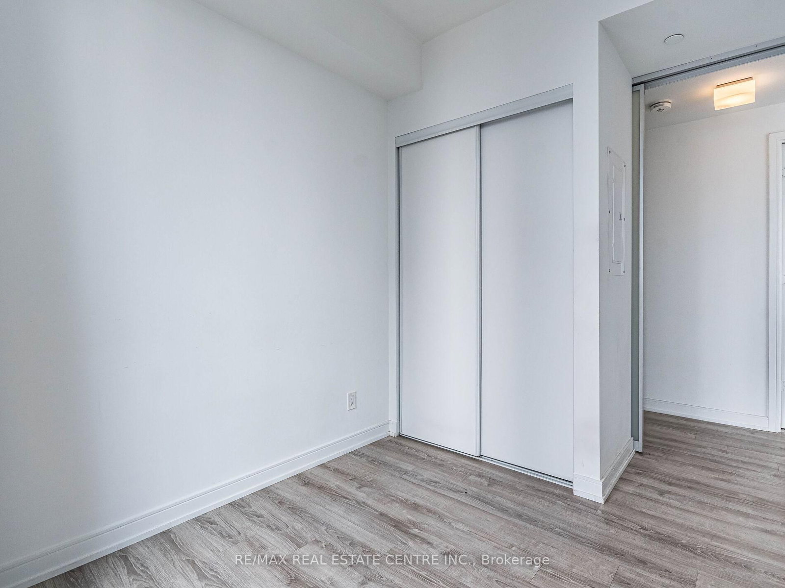 28 Wellesley Street, Unit 3302 - Photo 17